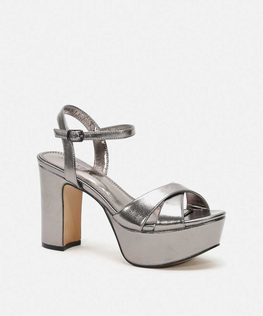 Sandálias plataforma metalizada image number null